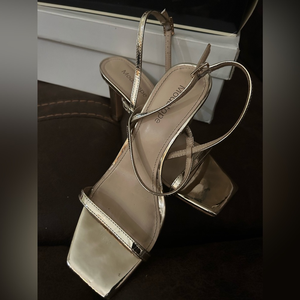 Size 6.5 gold heels